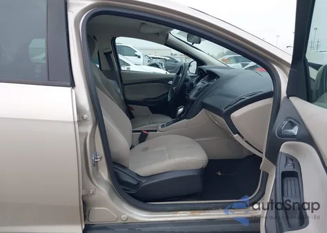 2017 Ford Focus Se z USA, uszkodzony, nr VIN 1FADP3FE8HL290456